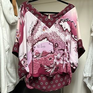 white house black market floral top